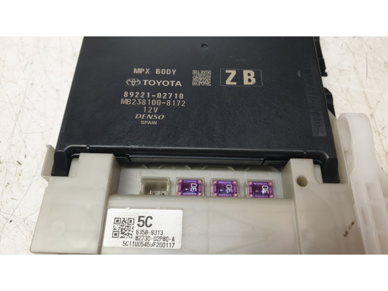 Recambio de caja reles / fusibles para toyota corolla station wagon (_e21_) 2.0 hybrid (mzeh12) referencia OEM IAM 8922102710  