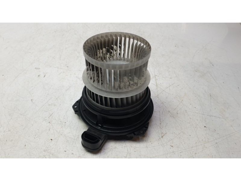 Recambio de motor calefaccion para toyota corolla station wagon (_e21_) 2.0 hybrid (mzeh12) referencia OEM IAM 87103F4020  34700