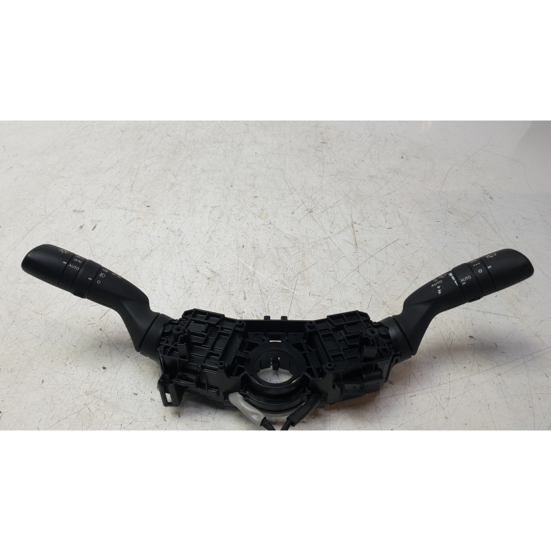 Recambio de mando multifuncion para toyota corolla station wagon (_e21_) 2.0 hybrid (mzeh12) referencia OEM IAM 8432902020  