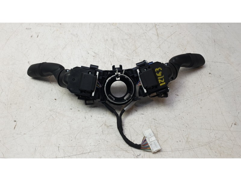 Recambio de mando multifuncion para toyota corolla station wagon (_e21_) 2.0 hybrid (mzeh12) referencia OEM IAM 8432902020  