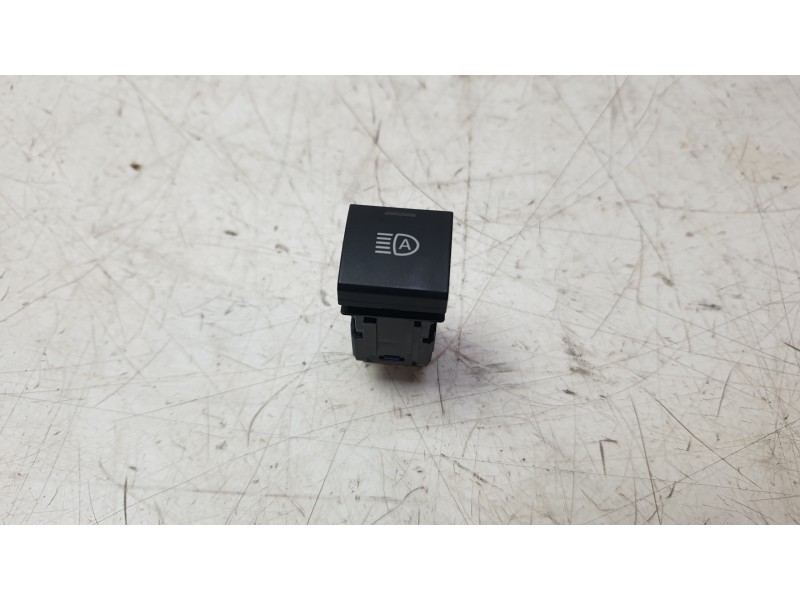 Recambio de interruptor para toyota corolla station wagon (_e21_) 2.0 hybrid (mzeh12) referencia OEM IAM 8415302060  