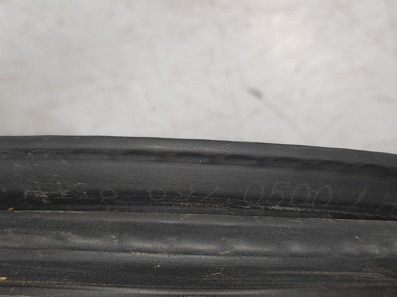 Recambio de gomas contorno puerta para mercedes-benz cla-klasse (bm 118) cla 180 (118.384) referencia OEM IAM A1186920500  
