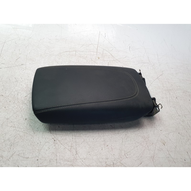 Recambio de apoyabrazos central para opel insignia b grand sport (z18) 2.0 (68) referencia OEM IAM 39200097  