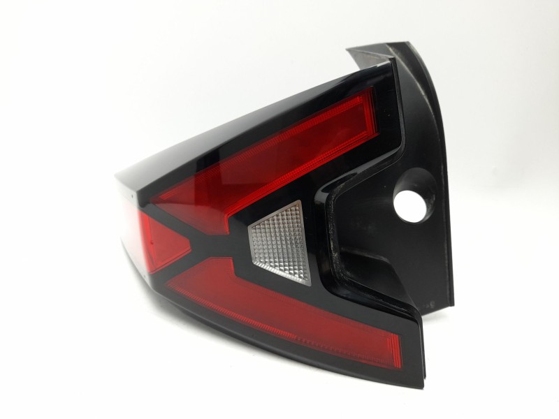 Recambio de piloto trasero izquierdo para dacia duster iii eco-g 100 essential referencia OEM IAM 265559174R  