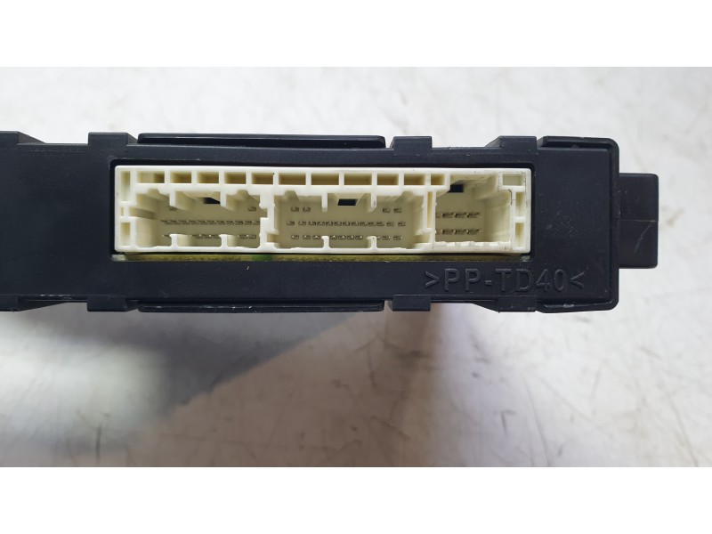 Recambio de modulo electronico para toyota corolla station wagon (_e21_) 2.0 hybrid (mzeh12) referencia OEM IAM 8865002L40  