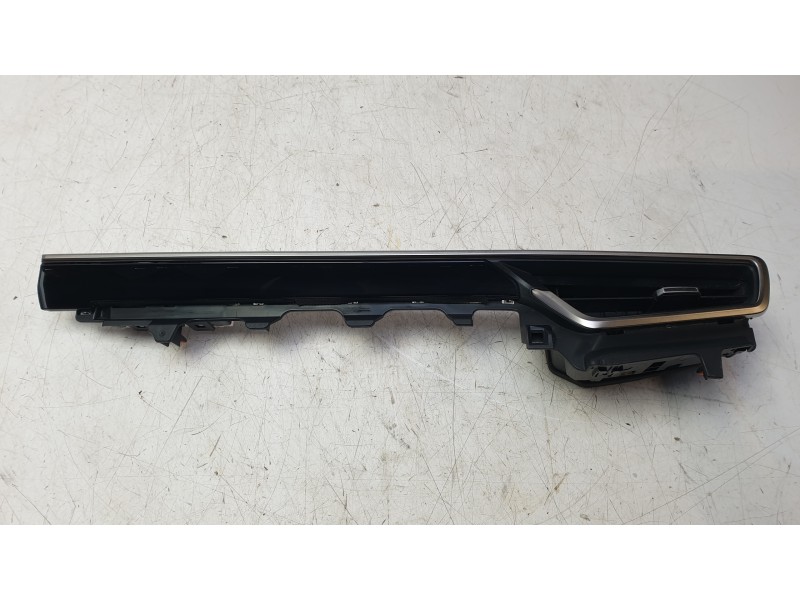 Recambio de rejilla aireadora para toyota corolla station wagon (_e21_) 2.0 hybrid (mzeh12) referencia OEM IAM 5566202580  