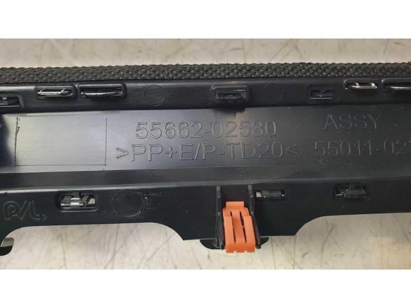 Recambio de rejilla aireadora para toyota corolla station wagon (_e21_) 2.0 hybrid (mzeh12) referencia OEM IAM 5566202580  