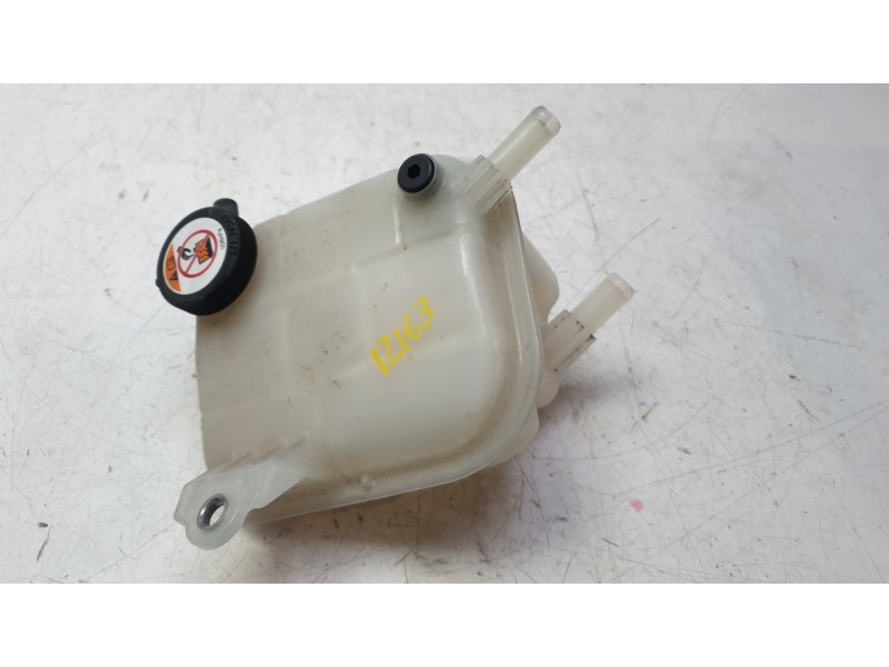 Recambio de deposito expansion para toyota corolla station wagon (_e21_) 2.0 hybrid (mzeh12) referencia OEM IAM 164A20T021  