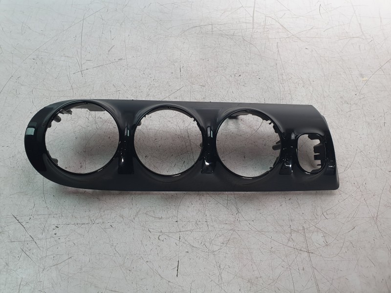 Recambio de moldura para mercedes-benz clase a berlina (bm 177) a 200 d (117.112) referencia OEM IAM A1776809800  