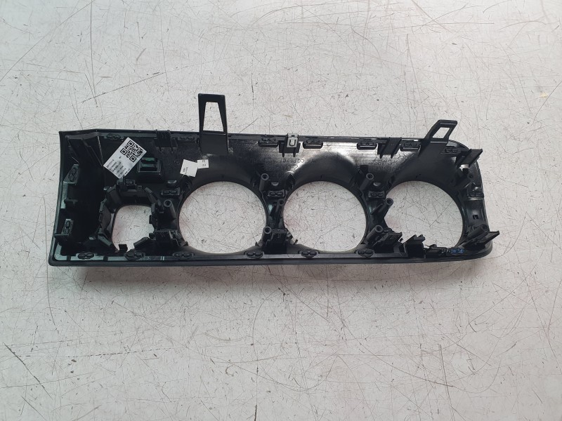 Recambio de moldura para mercedes-benz clase a berlina (bm 177) a 200 d (117.112) referencia OEM IAM A1776809800  