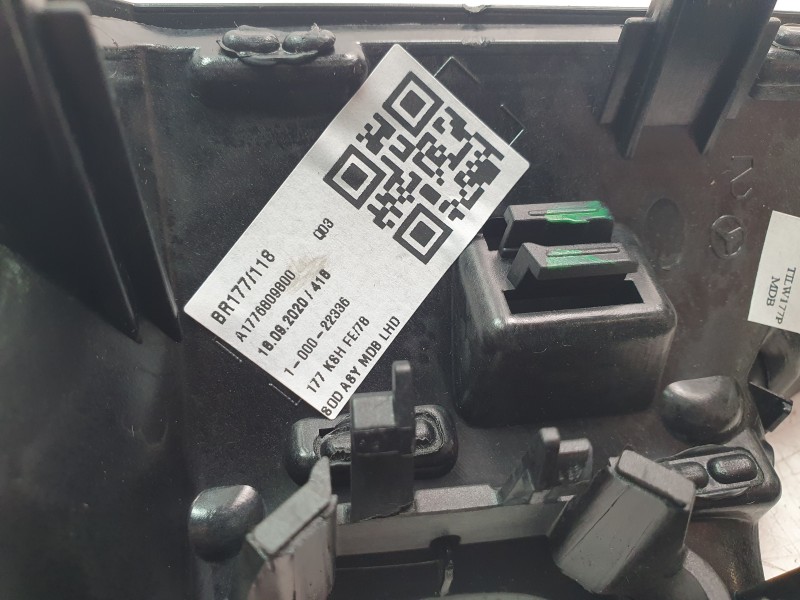 Recambio de moldura para mercedes-benz clase a berlina (bm 177) a 200 d (117.112) referencia OEM IAM A1776809800  