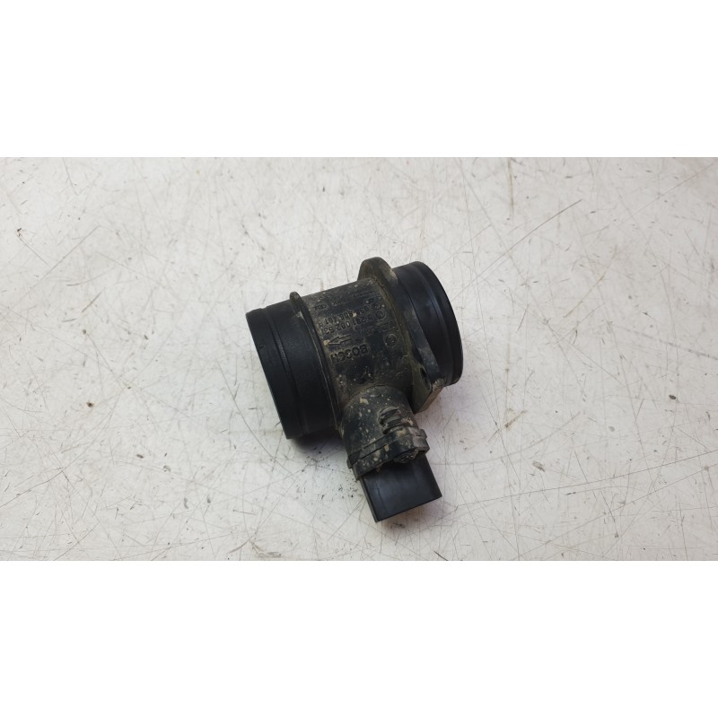 Recambio de caudalimetro para toyota corolla station wagon (_e21_) 2.0 hybrid (mzeh12) referencia OEM IAM 0281002531  MMF230037H