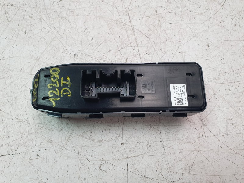 Recambio de mando elevalunas delantero izquierdo para opel insignia b grand sport (z18) 2.0 (68) referencia OEM IAM 84211876  