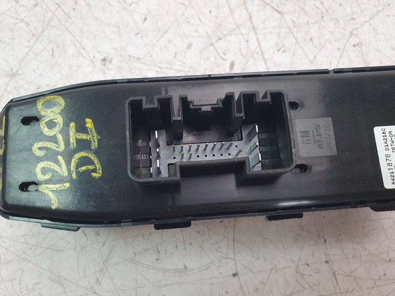 Recambio de mando elevalunas delantero izquierdo para opel insignia b grand sport (z18) 2.0 (68) referencia OEM IAM 84211876  