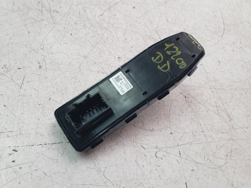 Recambio de mando elevalunas delantero derecho para opel insignia b grand sport (z18) 2.0 (68) referencia OEM IAM 23333505  