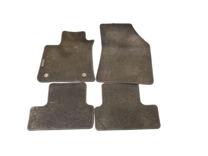 Recambio de juego alfombrillas para renault megane iv sport tourer (k9a/m/n_) 1.3 tce 140 (k9nb) referencia OEM IAM 8201614858  