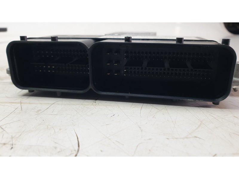 Recambio de centralita motor uce para volkswagen polo vi (aw1, bz1, ae1) 1.0 tsi referencia OEM IAM 04C906026BD  