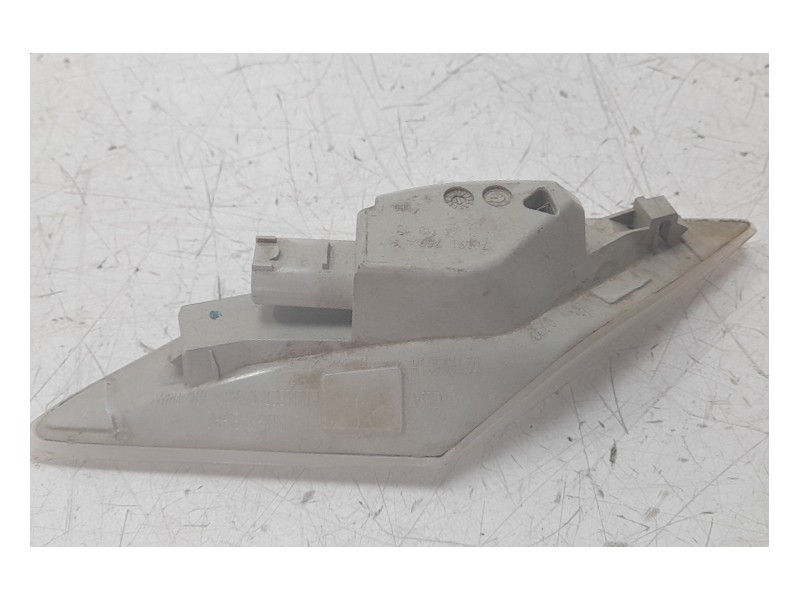 Recambio de piloto lateral delantero izquierdo para bmw z4 roadster (e89) sdrive 23i referencia OEM IAM 7191759  