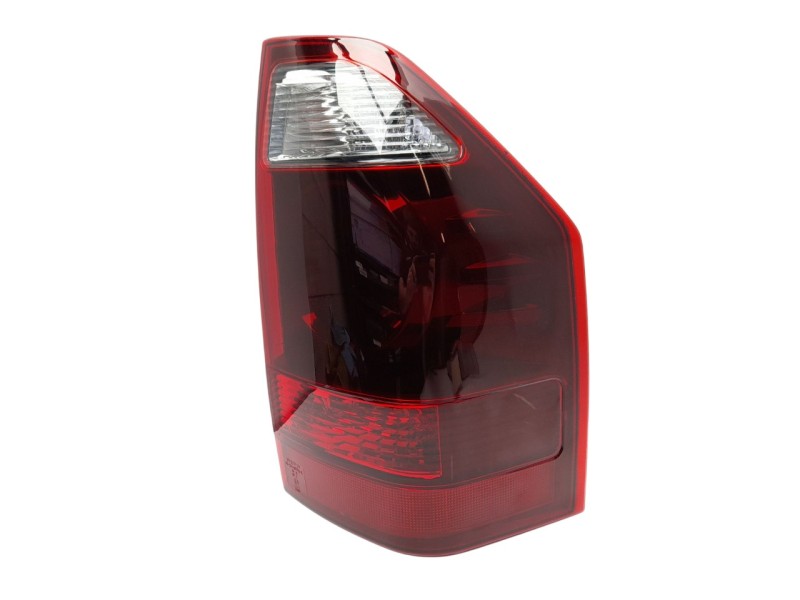 Recambio de piloto trasero derecho para mitsubishi montero (v60/v70) referencia OEM IAM MN133766  108702750/16511336/3240508/MB1