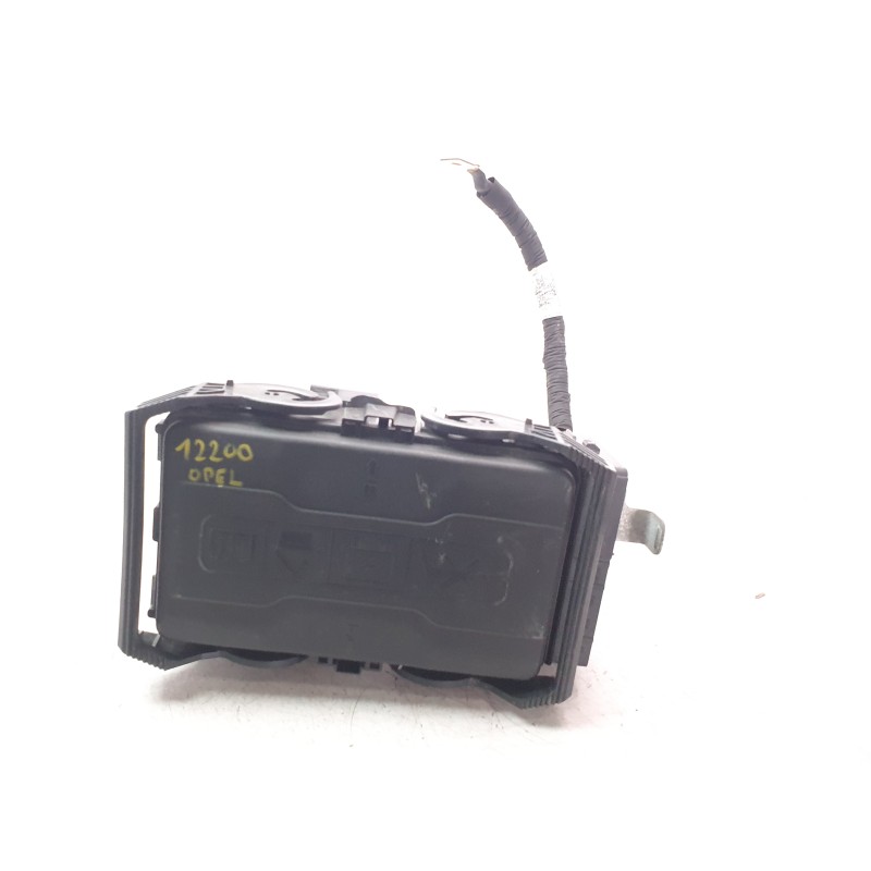 Recambio de caja reles / fusibles para opel insignia b grand sport (z18) 2.0 (68) referencia OEM IAM 39200660  