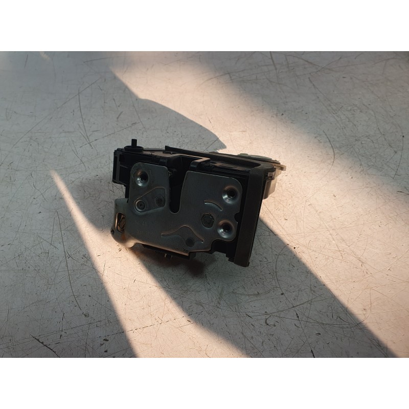Recambio de cerradura puerta trasera derecha para opel insignia b grand sport (z18) 2.0 (68) referencia OEM IAM 13533667  