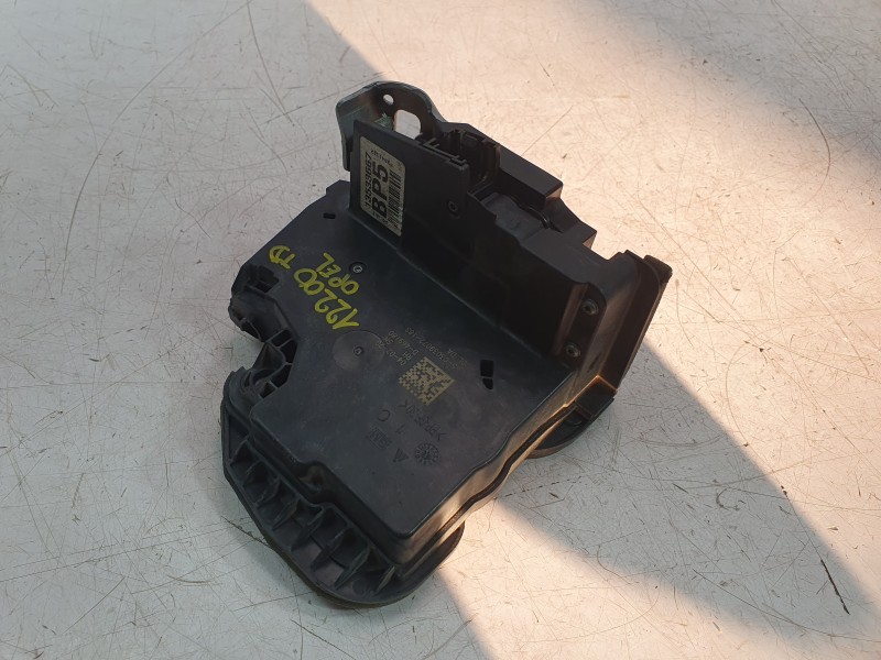 Recambio de cerradura puerta trasera derecha para opel insignia b grand sport (z18) 2.0 (68) referencia OEM IAM 13533667  