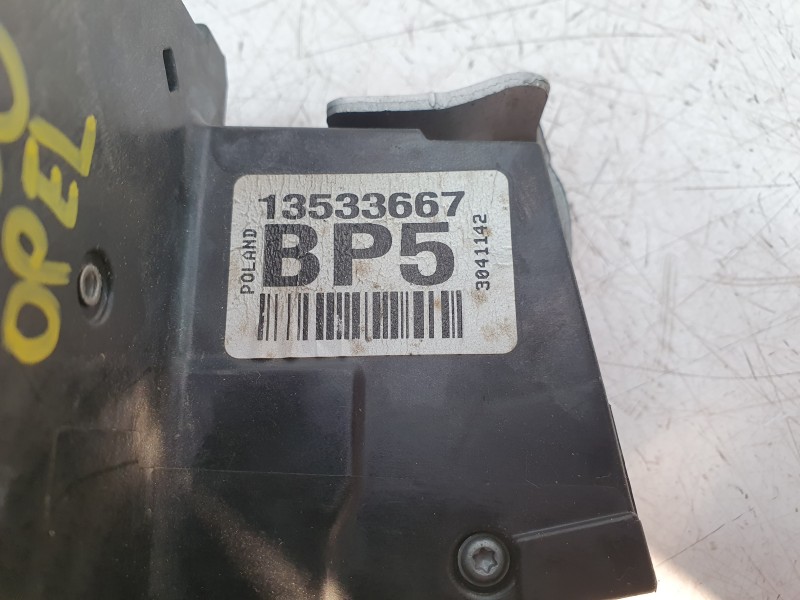 Recambio de cerradura puerta trasera derecha para opel insignia b grand sport (z18) 2.0 (68) referencia OEM IAM 13533667  