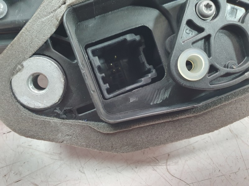 Recambio de cerradura puerta trasera izquierda para opel insignia b grand sport (z18) 2.0 (68) referencia OEM IAM 13533664  