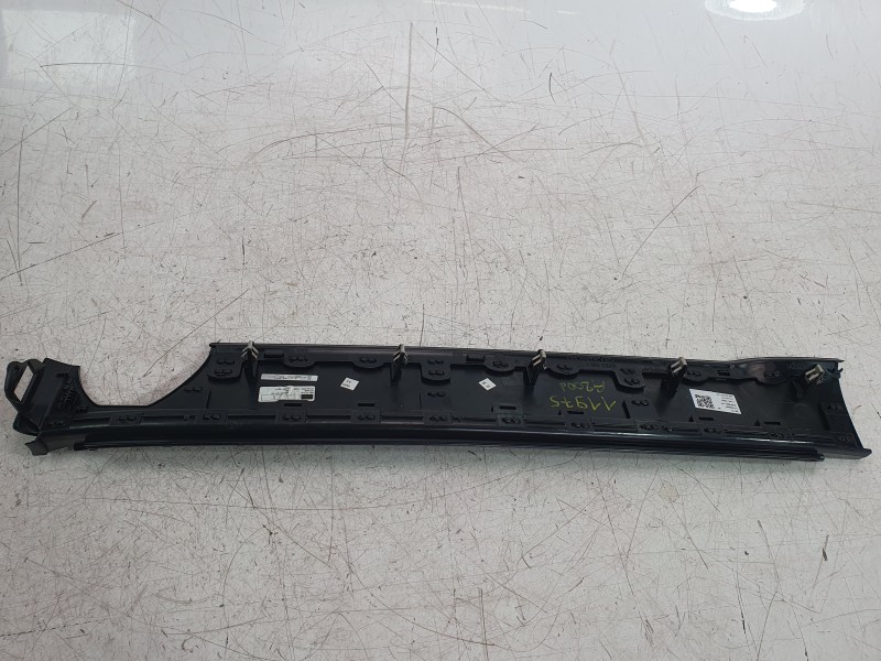 Recambio de moldura para mercedes-benz clase a berlina (bm 177) a 200 d (117.112) referencia OEM IAM A1776808900  