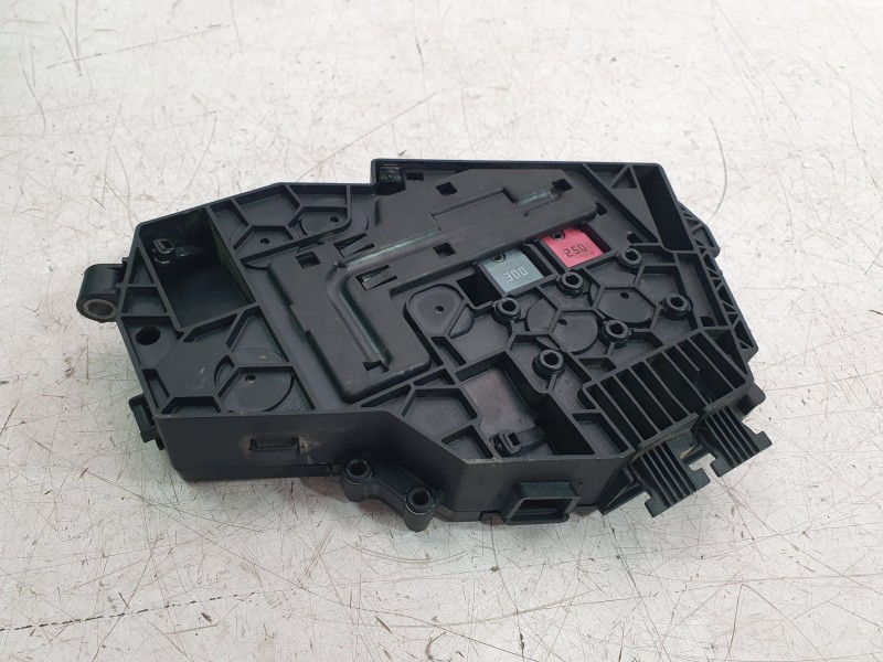 Recambio de caja reles / fusibles para mercedes-benz clase a berlina (bm 177) a 200 d (117.112) referencia OEM IAM A1775404107  