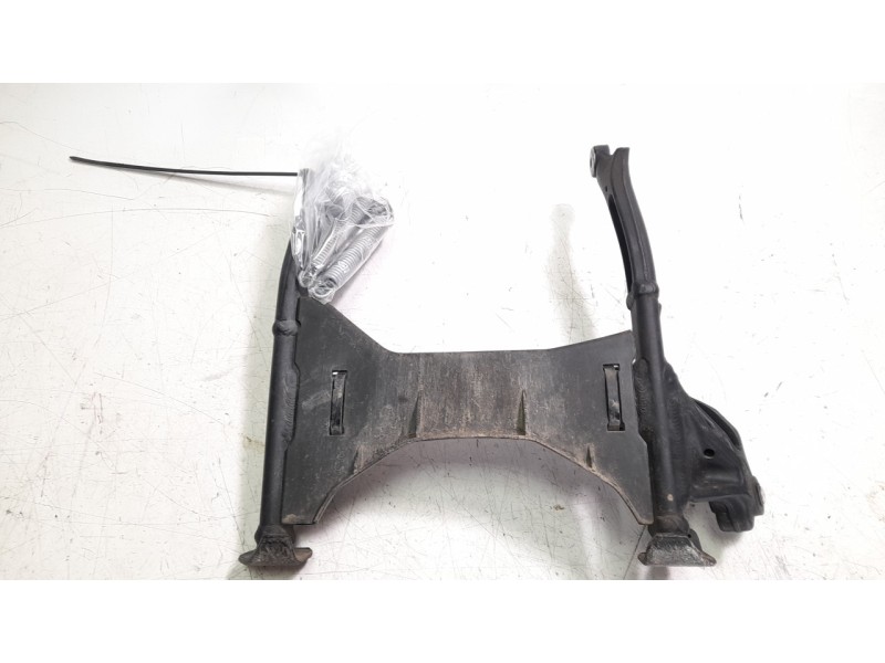 Recambio de caballete central para bmw r 1300 gs referencia OEM IAM 46521633821  