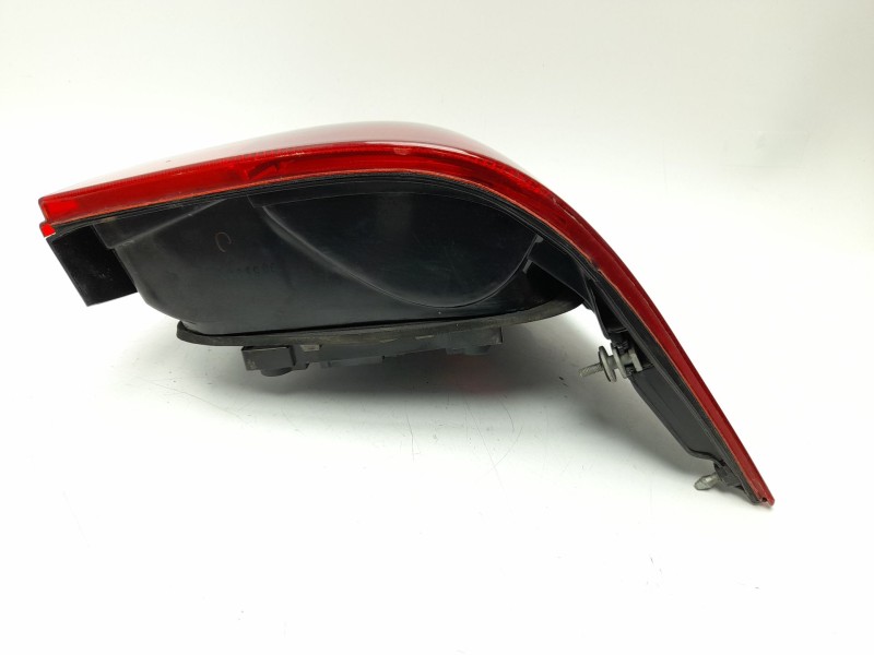 Recambio de piloto trasero derecho para volkswagen golf iv (1j1) 1.9 tdi (2000-2008) 101cv 74kw 3p referencia OEM IAM 1J6945096T