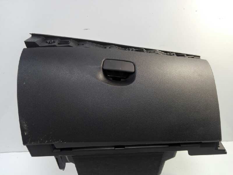 Recambio de guantera para renault megane iii coupe dynamique referencia OEM IAM 685600001R  