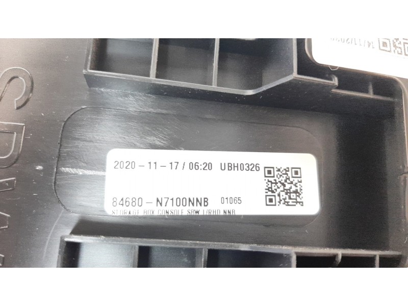Recambio de apoyabrazos central para hyundai tucson referencia OEM IAM 84660N7100NNB  