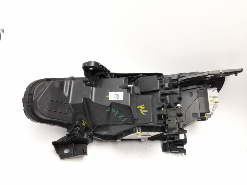 Recambio de faro derecho para renault clio v referencia OEM IAM 260103507R  