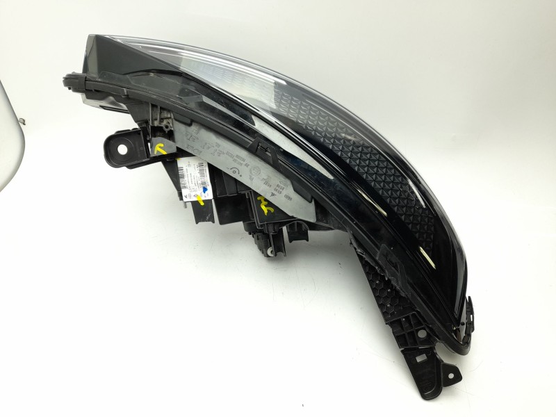 Recambio de faro derecho para renault clio v referencia OEM IAM 260103507R  