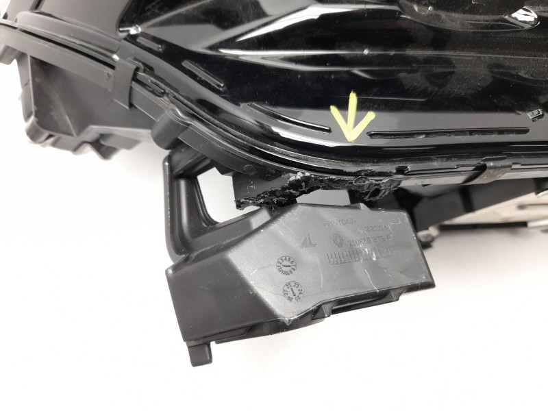 Recambio de faro derecho para renault clio v referencia OEM IAM 260103507R  