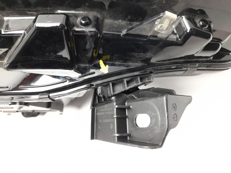 Recambio de faro derecho para renault clio v referencia OEM IAM 260103507R  