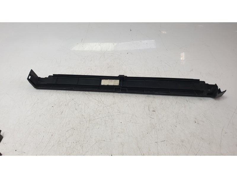 Recambio de moldura para bmw x4 (g02, f98) xdrive 30 i referencia OEM IAM 17119468691  