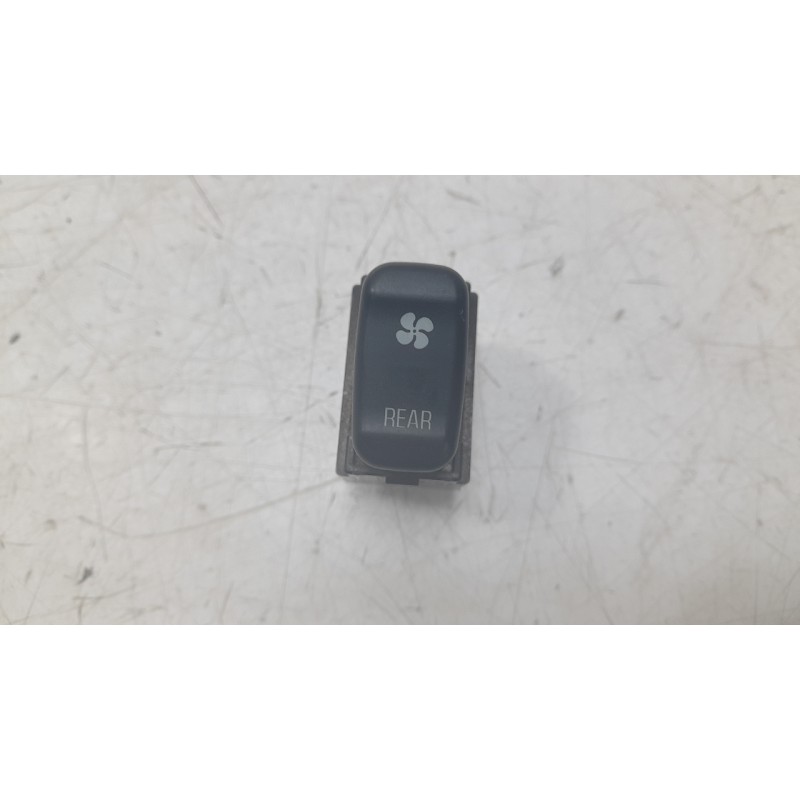 Recambio de interruptor para mitsubishi montero iii (v7_w, v6_w) 3.2 di-d (v68w, v78w) referencia OEM IAM MR951431  