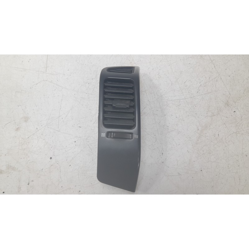 Recambio de rejilla aireadora para mitsubishi montero iii (v7_w, v6_w) 3.2 di-d (v68w, v78w) referencia OEM IAM MR40245002  