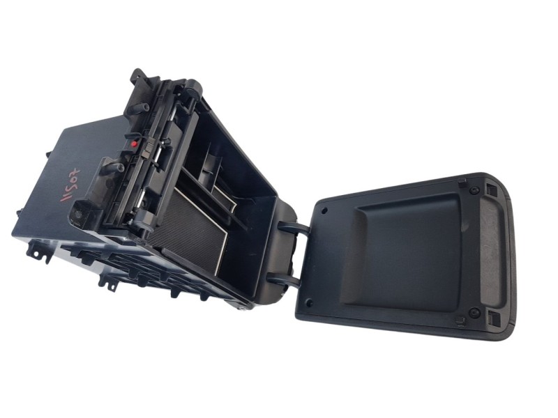 Recambio de apoyabrazos central para hyundai tucson referencia OEM IAM 84660N7100NNB  