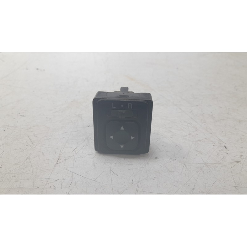 Recambio de mando retrovisor para mitsubishi montero iii (v7_w, v6_w) 3.2 di-d (v68w, v78w) referencia OEM IAM MR190956  