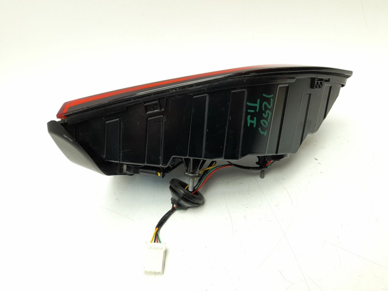 Recambio de piloto trasero izquierdo interior para mg zs suv (azs1) 1.5 vti referencia OEM IAM 10571683  