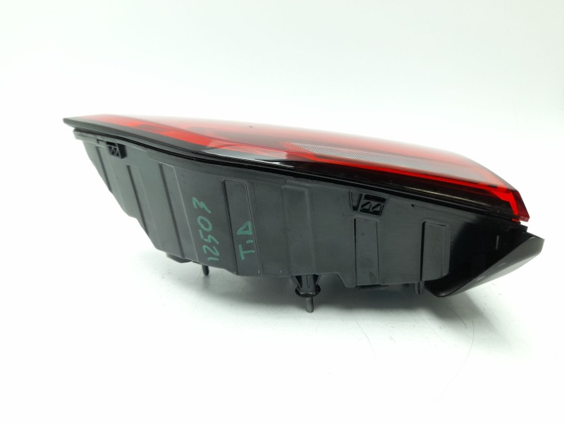 Recambio de piloto trasero derecho interior para mg zs suv (azs1) 1.5 vti referencia OEM IAM   