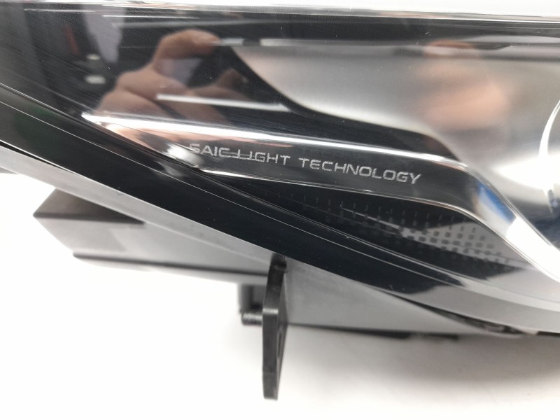 Recambio de faro derecho para mg zs suv (azs1) 1.5 vti referencia OEM IAM 11275386  