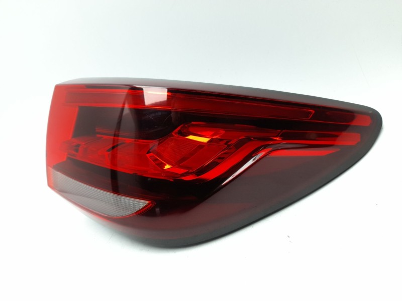 Recambio de piloto trasero derecho para mg zs suv (azs1) 1.5 vti referencia OEM IAM 10571682  