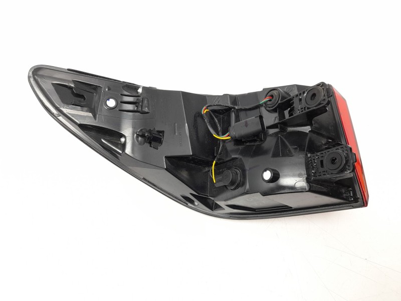 Recambio de piloto trasero derecho para mg zs suv (azs1) 1.5 vti referencia OEM IAM 10571682  