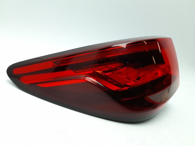 Recambio de piloto trasero izquierdo para mg zs suv (azs1) 1.5 vti referencia OEM IAM 10571681  