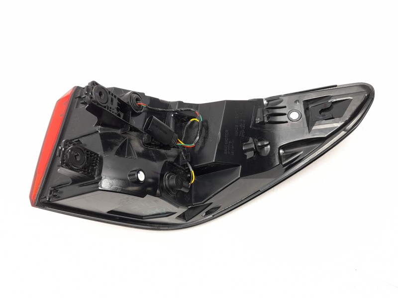 Recambio de piloto trasero izquierdo para mg zs suv (azs1) 1.5 vti referencia OEM IAM 10571681  